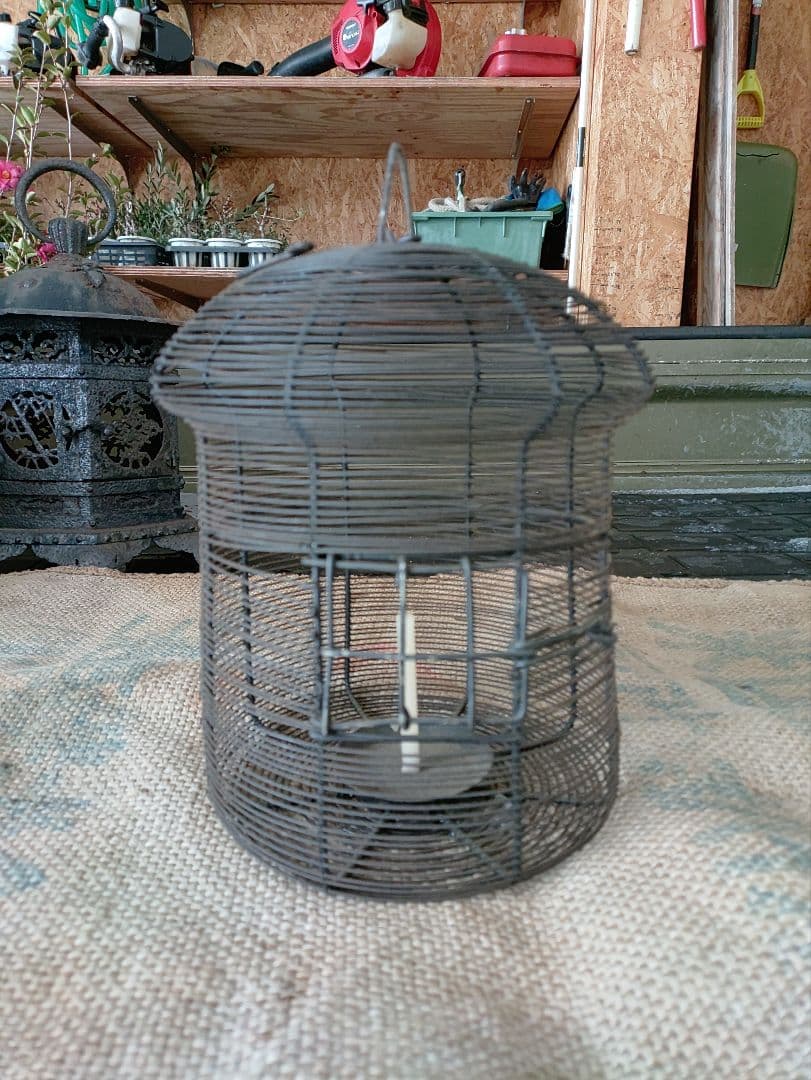 吊り灯籠　針金製　アンティーク　雑貨　骨董　吊灯籠　灯り　照明　庭　インテリア