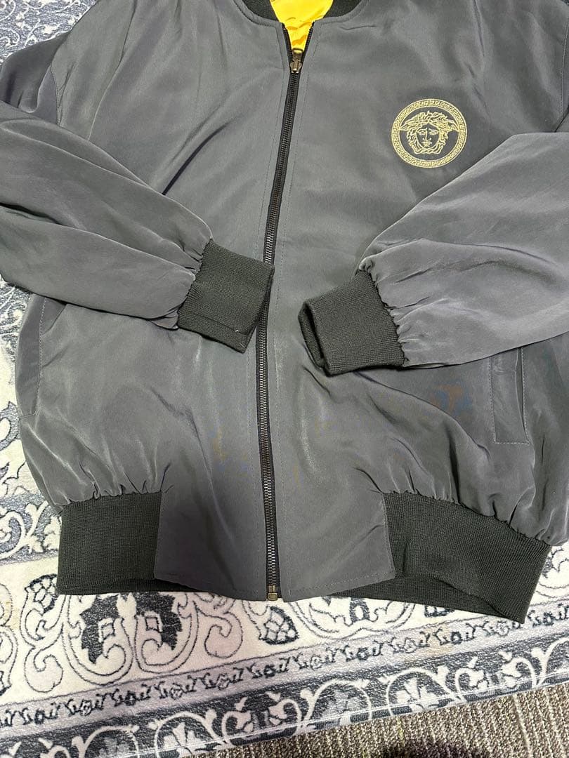 【週末まで値下中】ベルサーチ　ナイロン　ジャケット　リバーシブル　ブルージーンズ