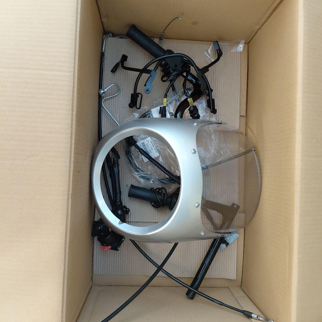 カワサキW800カフェのハンドル周辺機器ビキニカウルシート