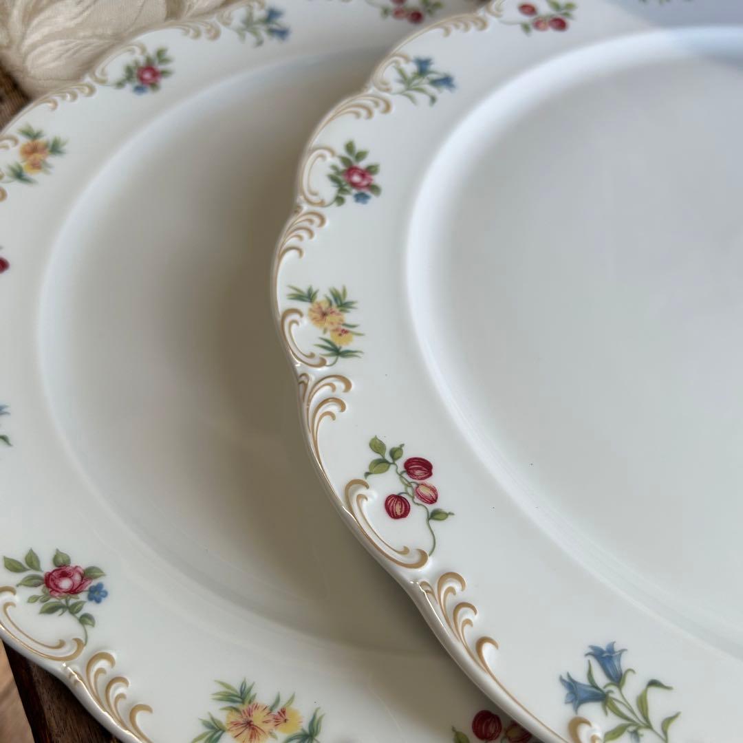 ドイツ製 ROSENTARL 可憐なお花と美しいレリーフ プレート