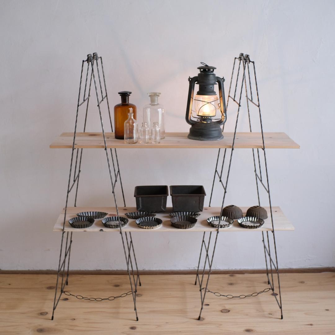 無骨なアイアン脚＆ウッドの飾り棚ｐ アトリエ ラック 蚤の市