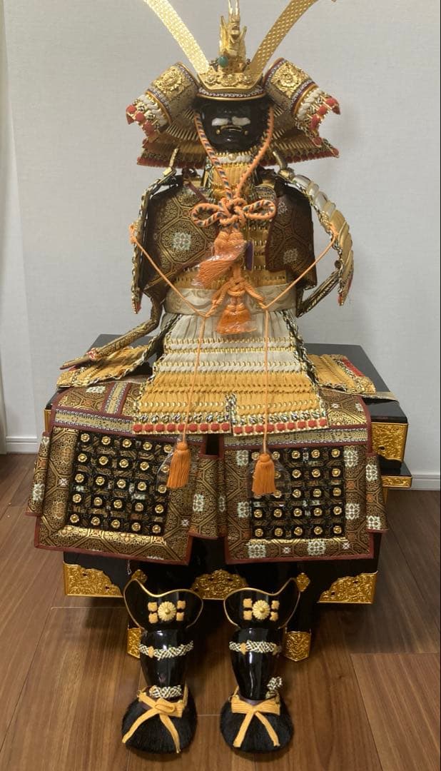 五月人形 鎧飾り 平安朝 甲冑 純金鍍金 十三号笠しころ　本正絹 茜