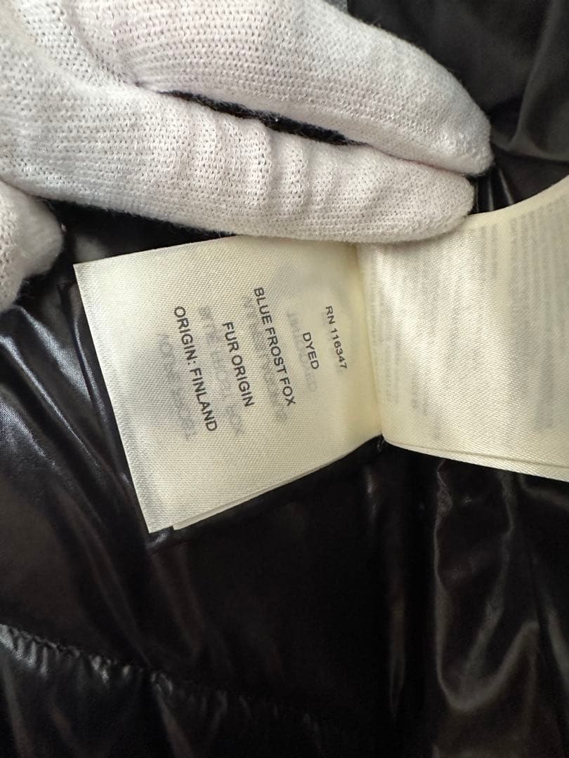 Monclerブラックフード付きロングダウンジャケット