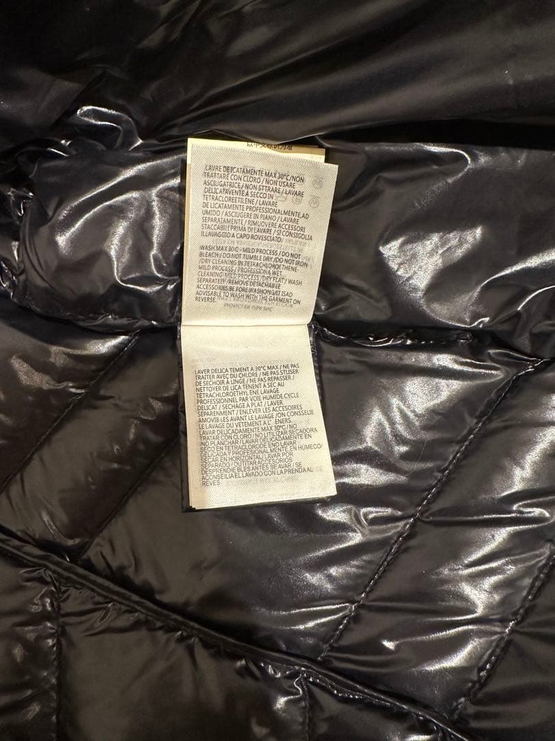 Monclerブラックフード付きロングダウンジャケット
