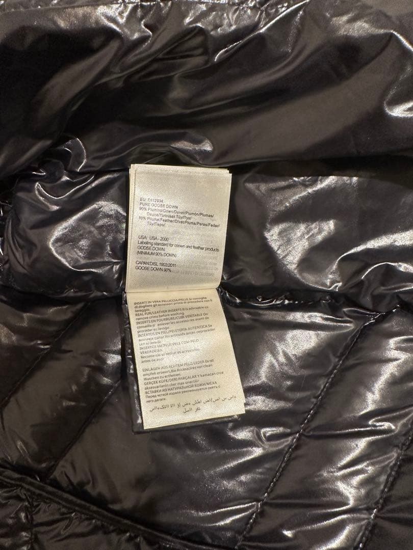 Monclerブラックフード付きロングダウンジャケット