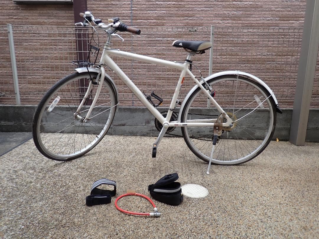 白いクロスバイク スポーツサイクル　アルミフレーム 27インチ　SHIMANO