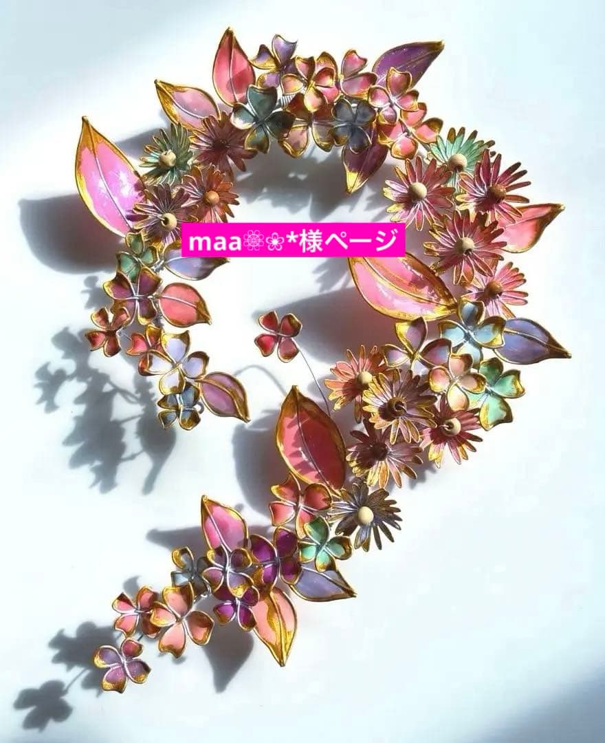 金の縁取りフラワーボタニカルリース　ワイヤークラフト　ディップアート　アート