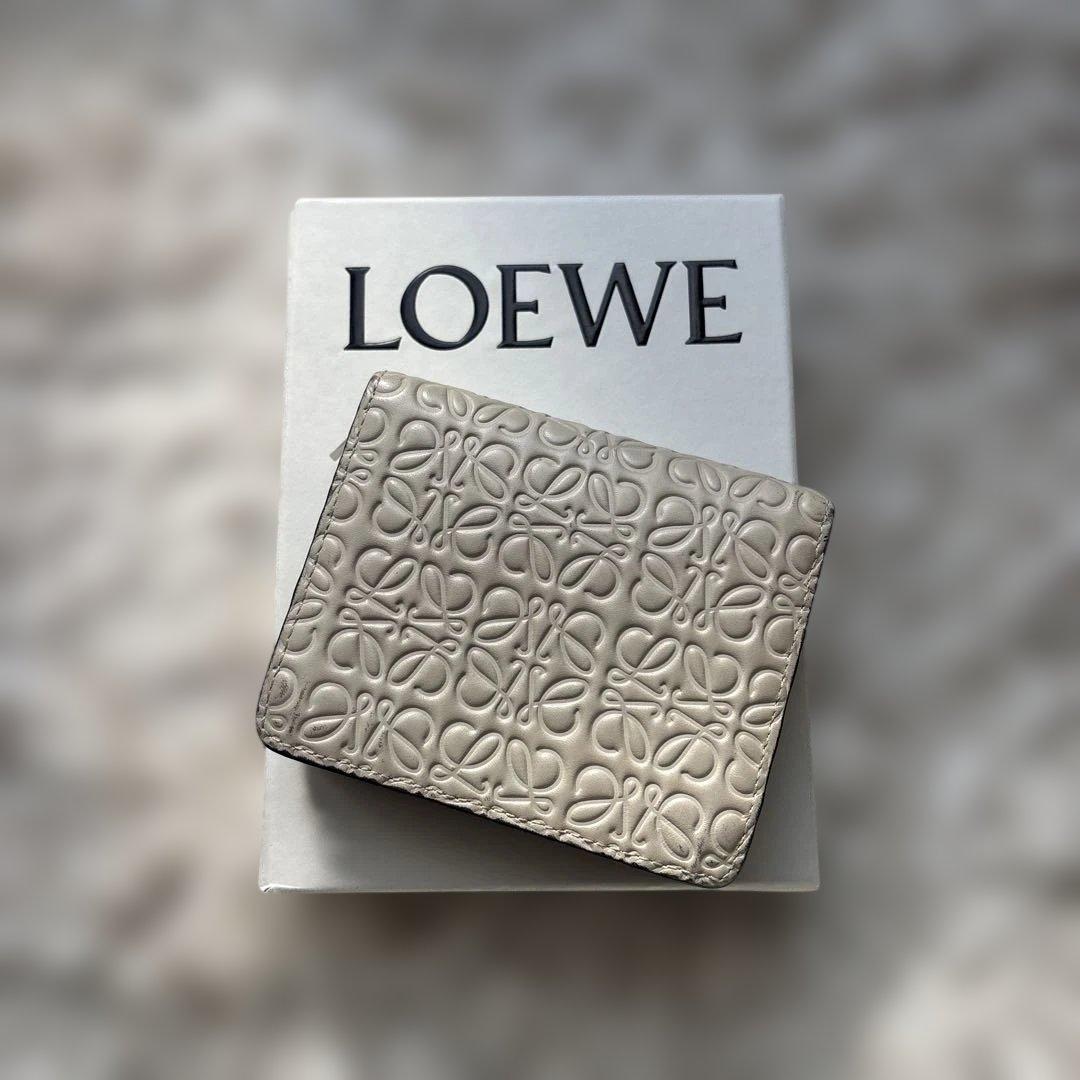 LOEWE 二つ折り財布