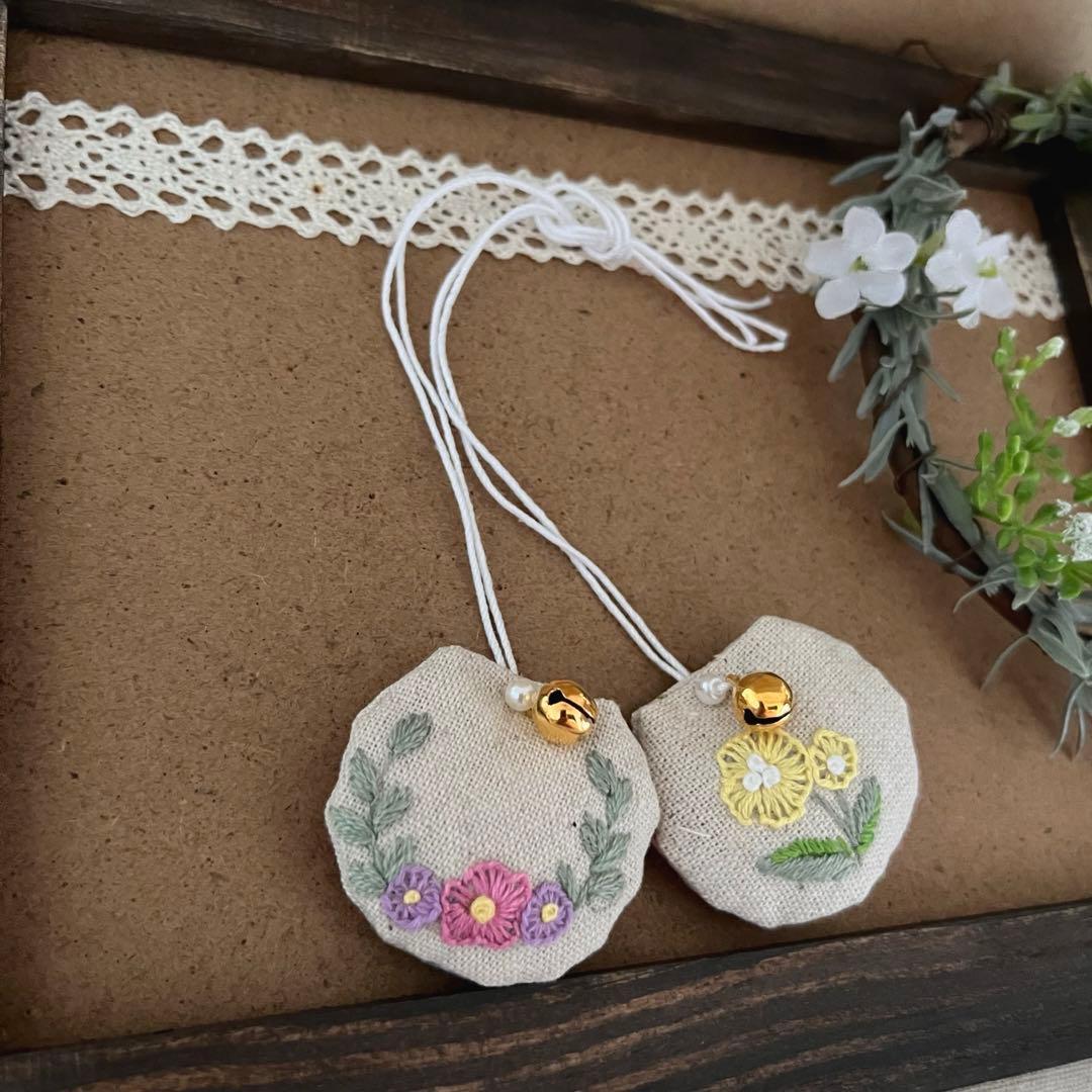 2410-14 小さな香り袋 豆サシェ 2個組 花刺繍入 SOLD→ご注文OK