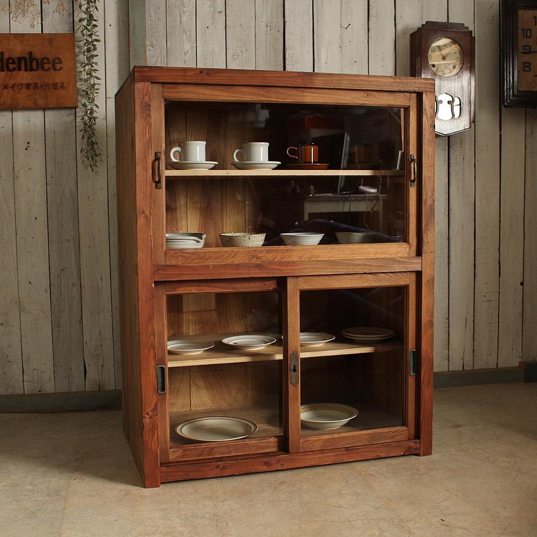 古く味のある木枠ガラス戸棚　食器棚　水屋　キャビネット　古家具