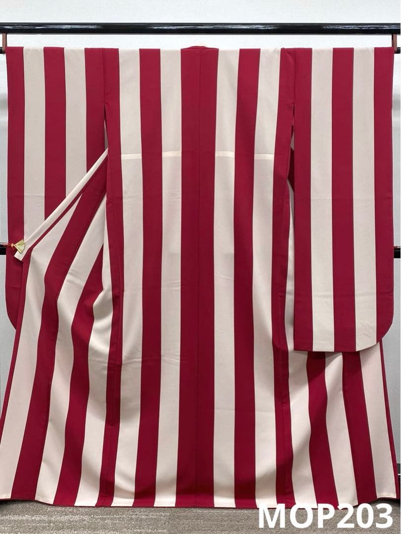 ポリエステル振袖 ストライプ柄 モダン 身丈166cm