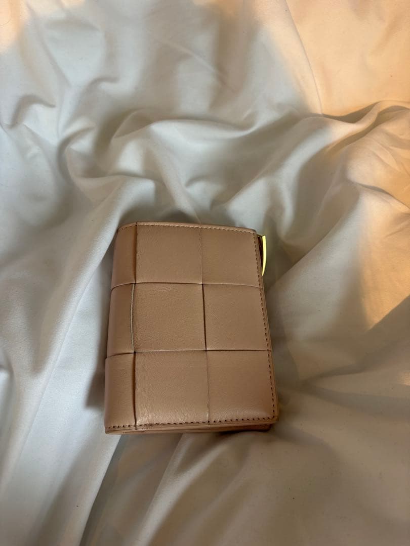 bottega veneta ベージュ 二つ折り財布