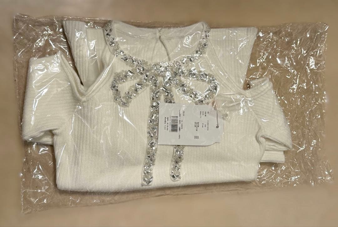 Darich 新品タグ付き リボンビジューアメスリニットトップス ホワイト