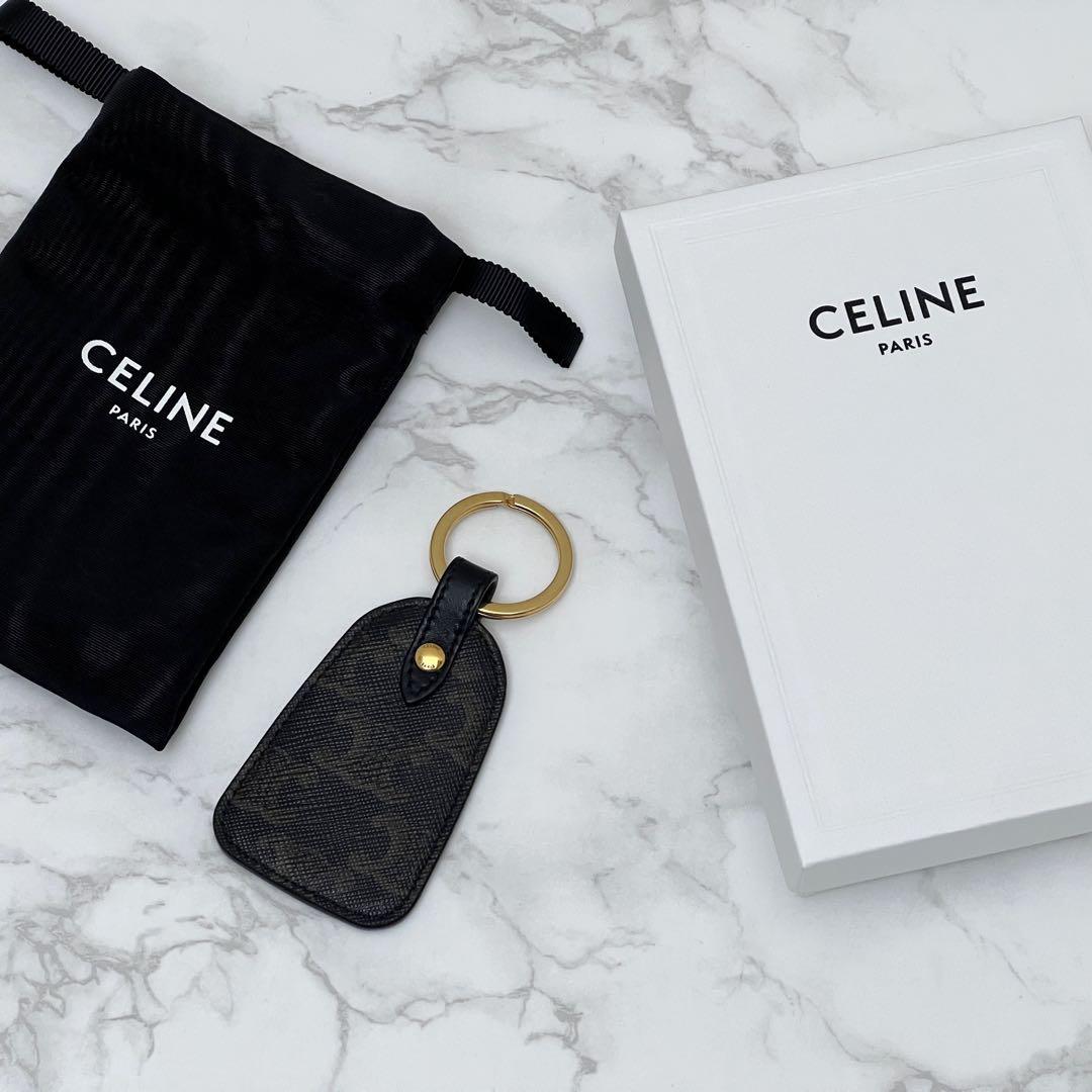 セリーヌ キーホルダー トリオンフ チャーム ゴールド ブラック CELINE