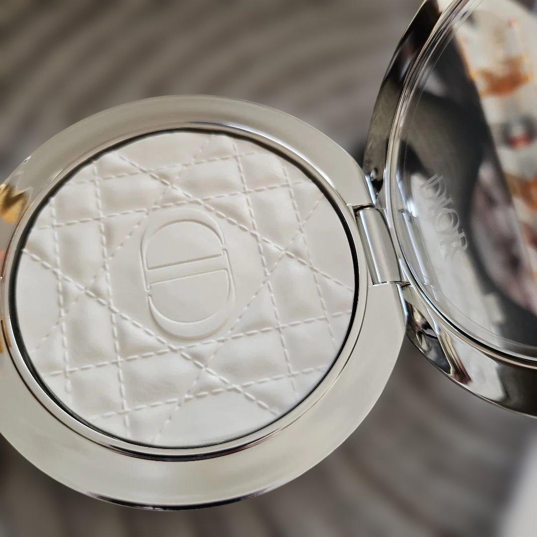 ディオールスキン フォーエヴァー ヌード ラディアント フィルター　ルミネセント