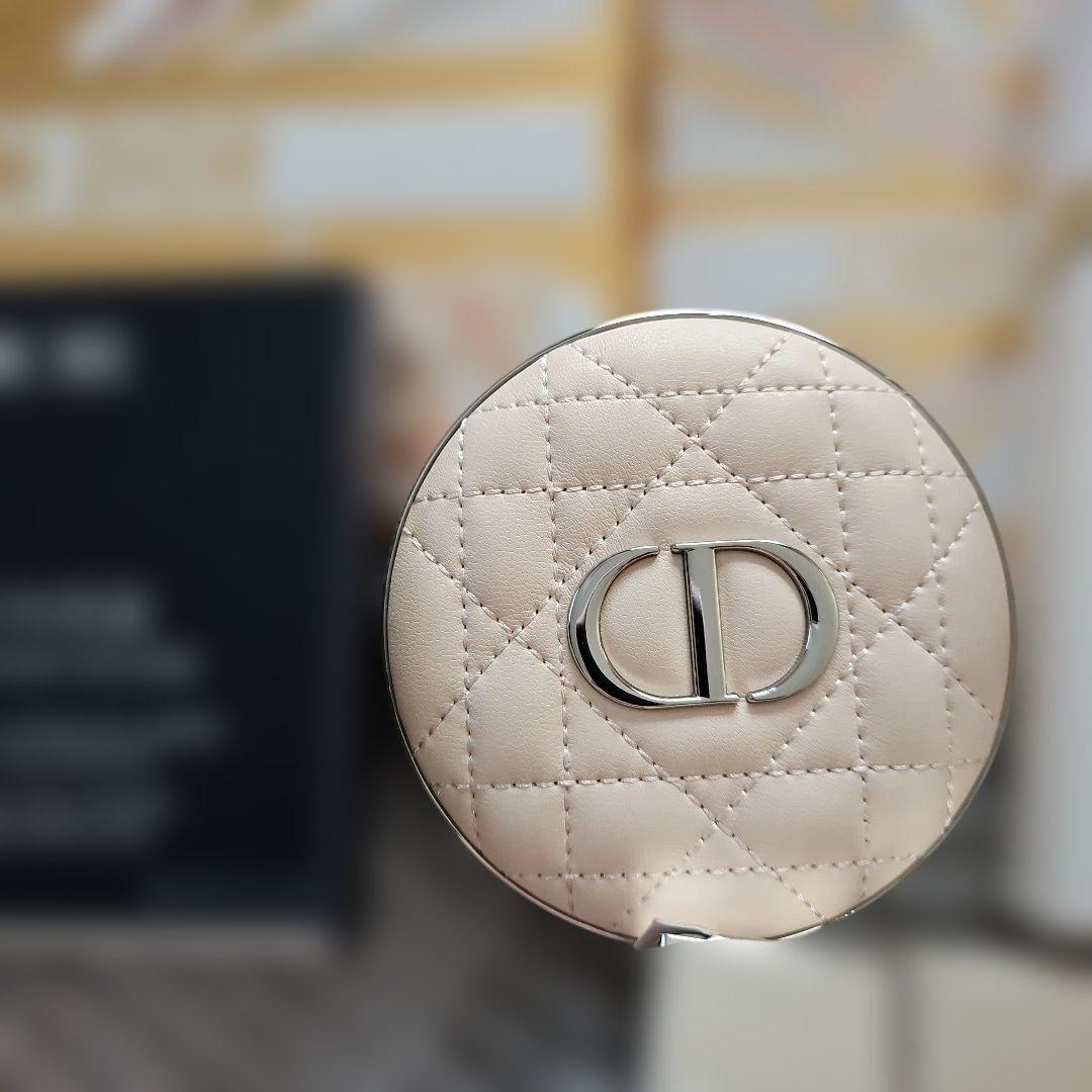 ディオールスキン フォーエヴァー ヌード ラディアント フィルター　ルミネセント