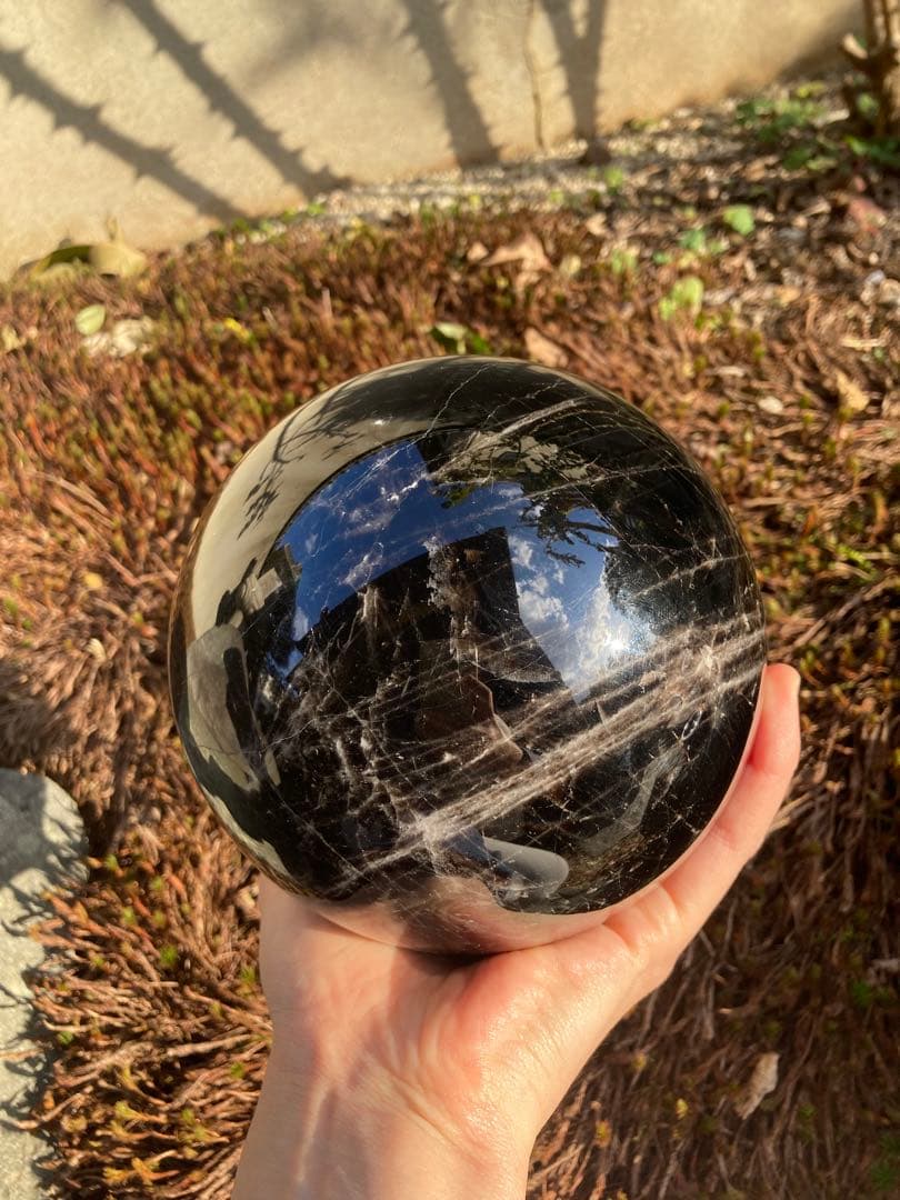 黒いオブシディアンの置物