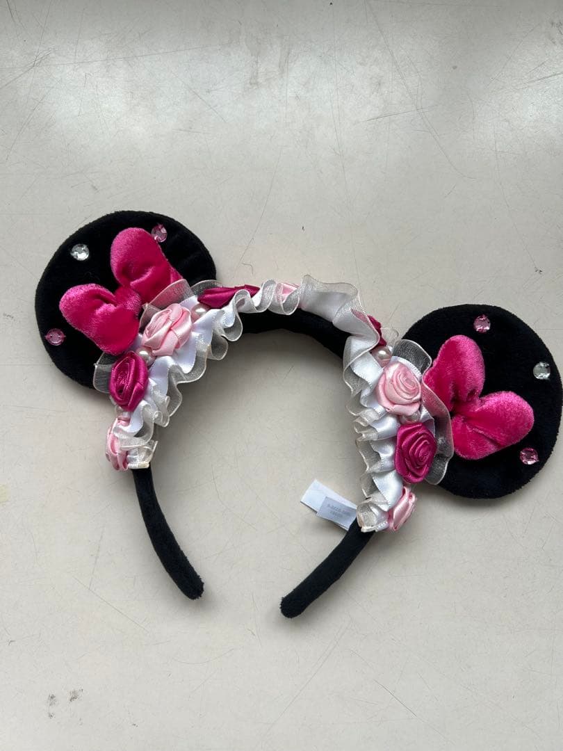 ディズニー　カチューシャ　ピンク　薔薇