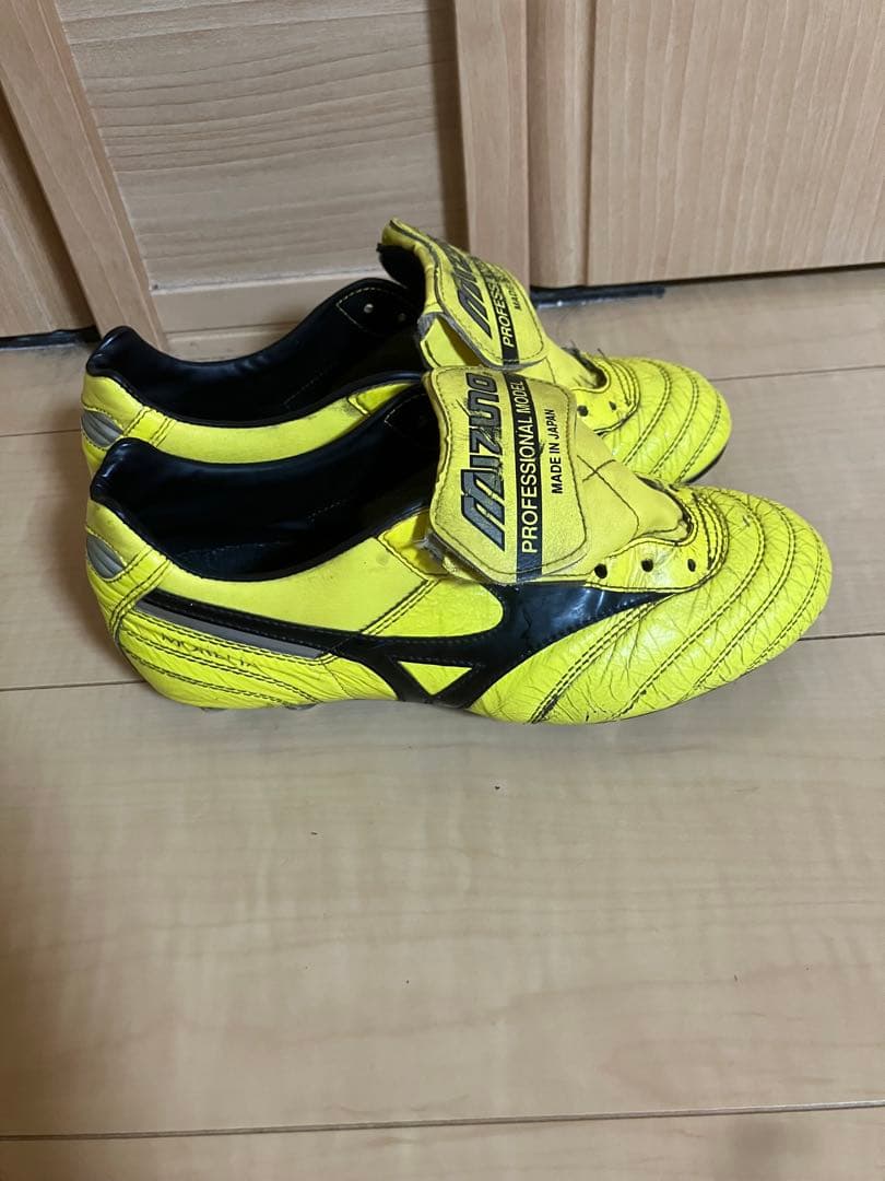 MIZUNO モレリア2 イエロー 30周年 24.0cm