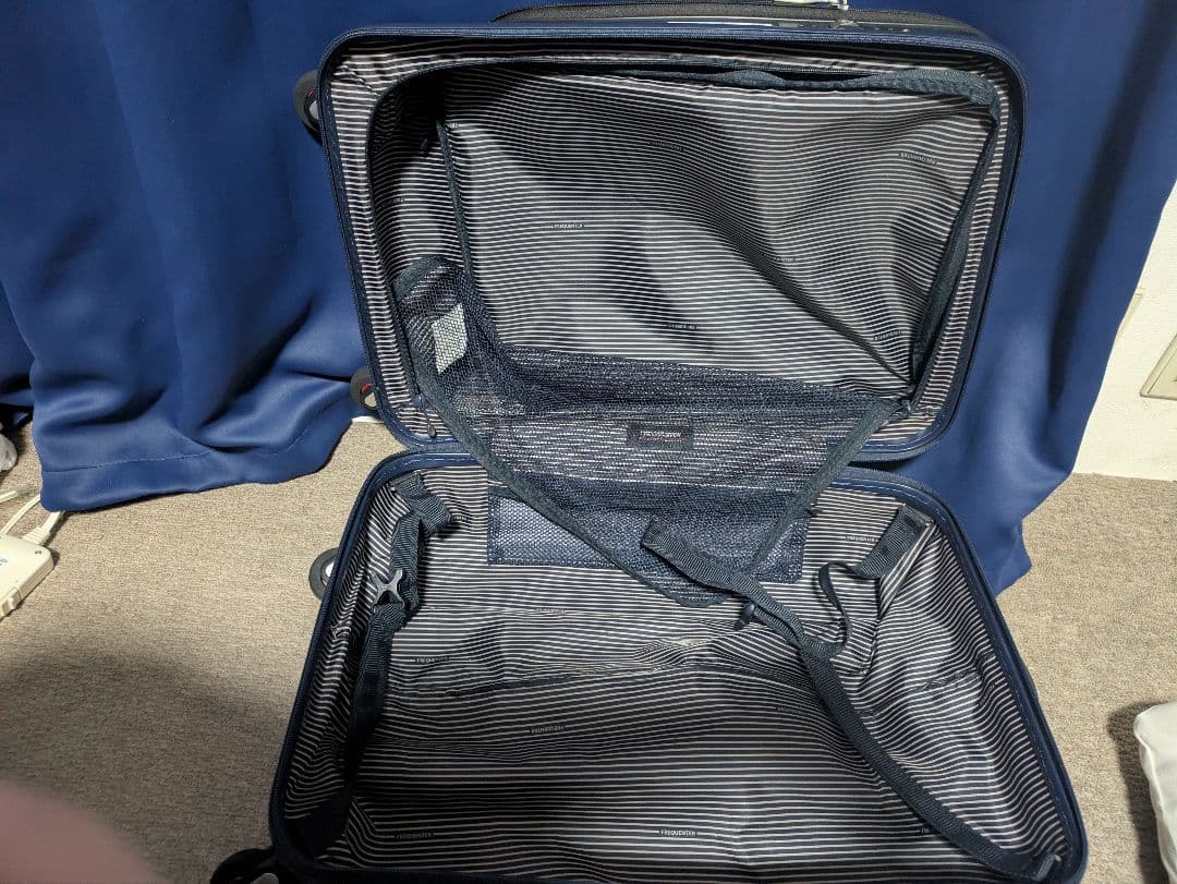 FREQUENTER CLAM A キャリーケース 44L ネイビー