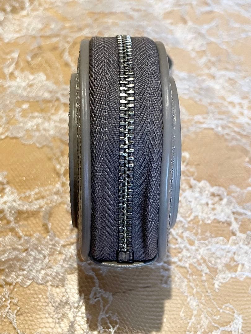 TORY BURCH ラウンドファスナーケース キーチャーム　小物入れ