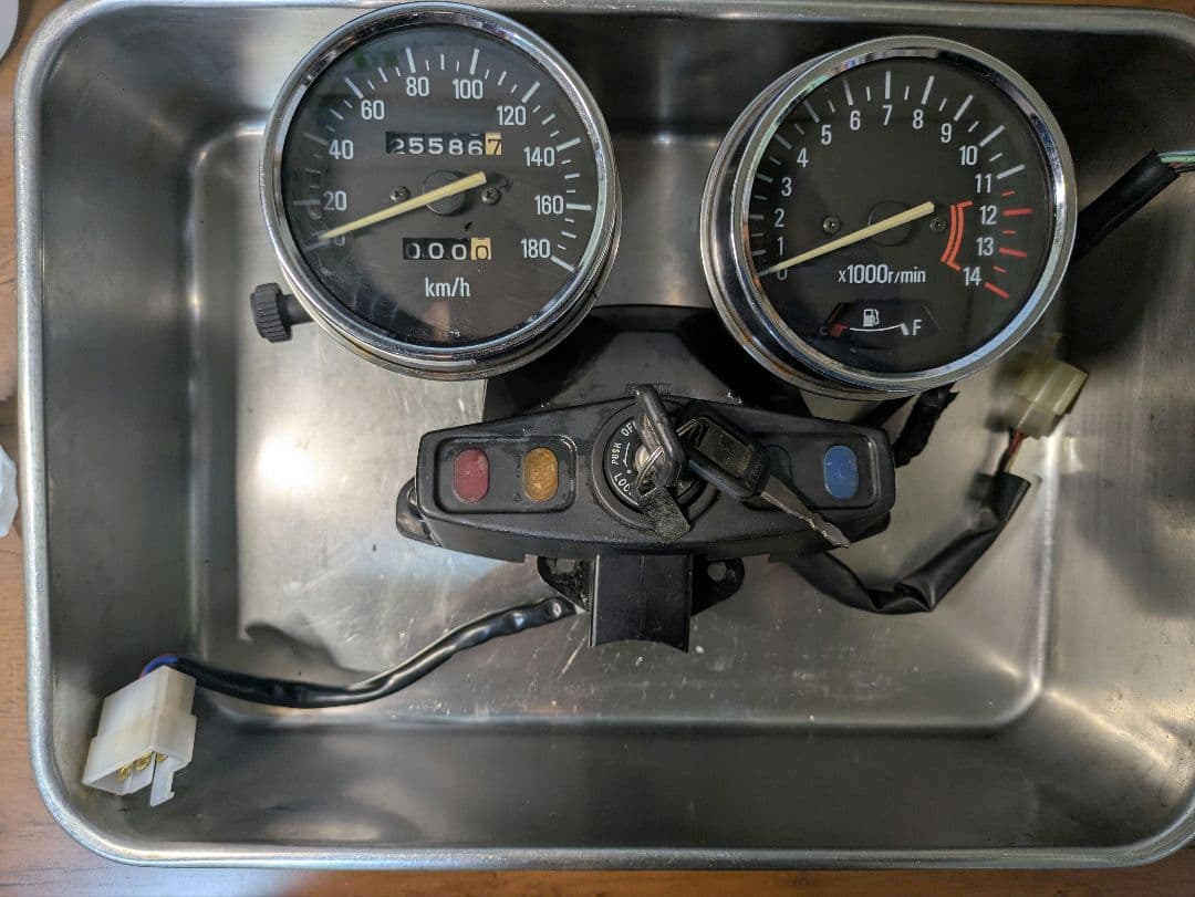 ゼファー400純正メーター　キーシリンダーセット　 メーター タコメーター