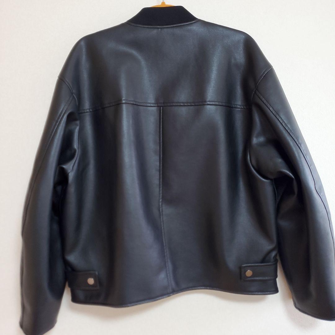 美品、未使用　uncrave　エコレザーブルゾン