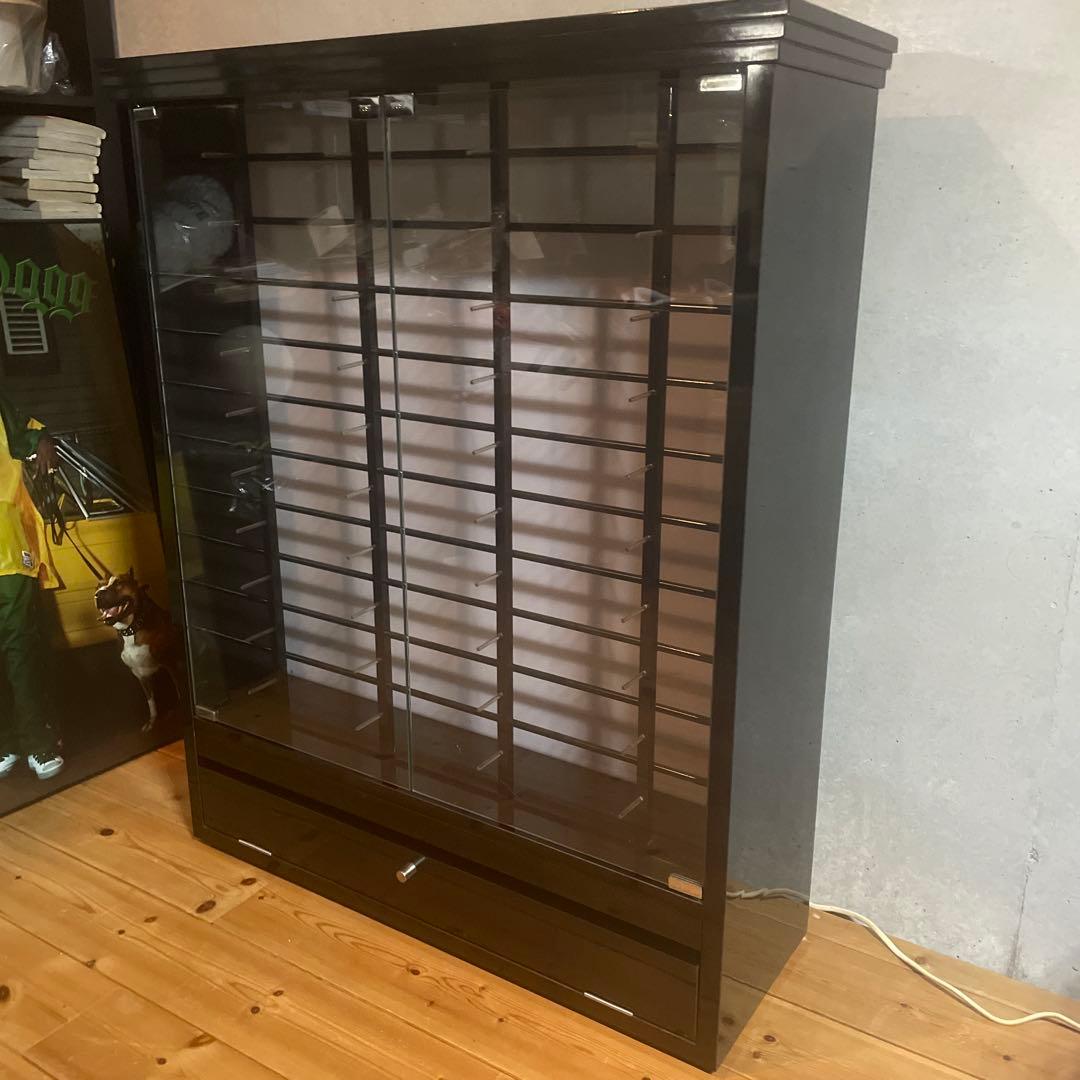 AYAYA　サングラス　キャビネット