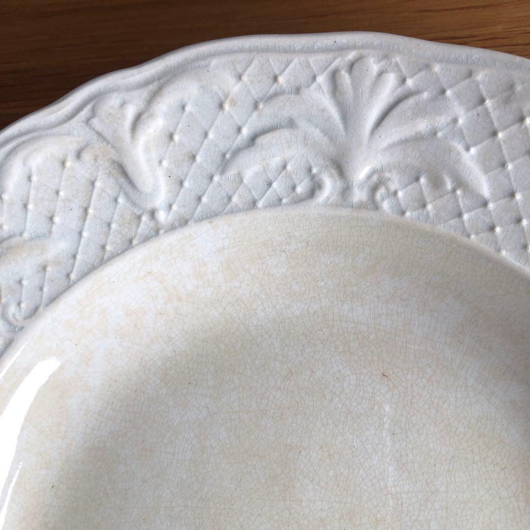 ボルドー 程よく色付いた枯れ感のあるレリーフプレート 深皿 フランスアンティーク