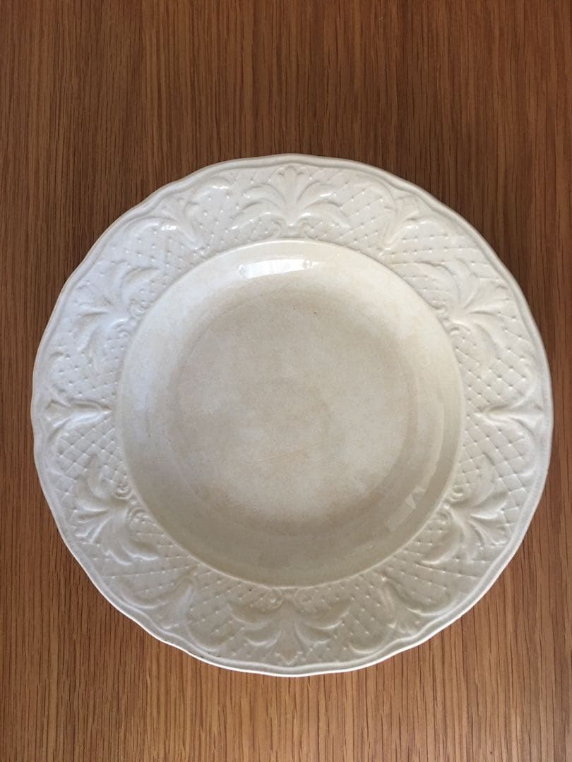 ボルドー 程よく色付いた枯れ感のあるレリーフプレート 深皿 フランスアンティーク