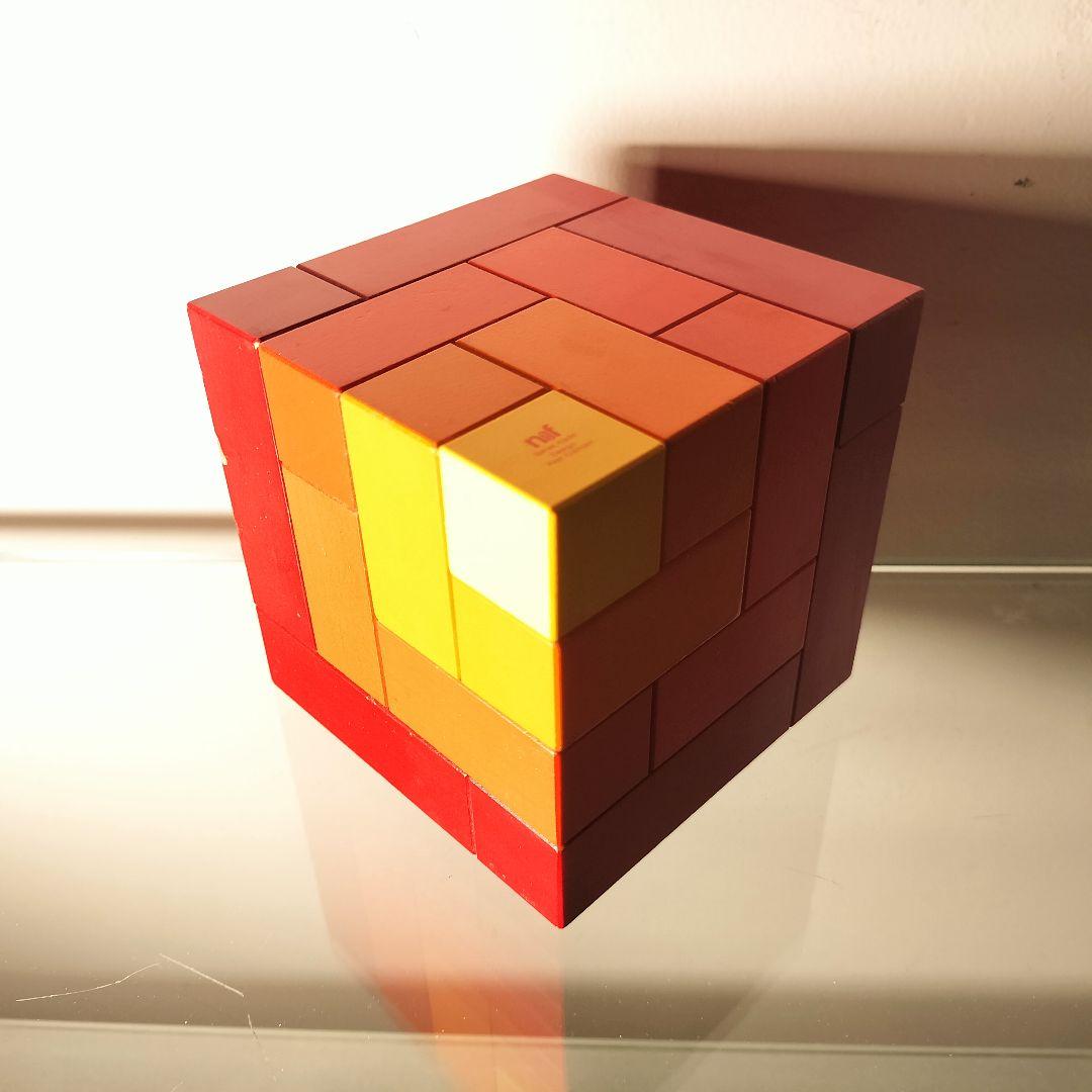 ネフ社　naef キュービックス cubicus 赤 red