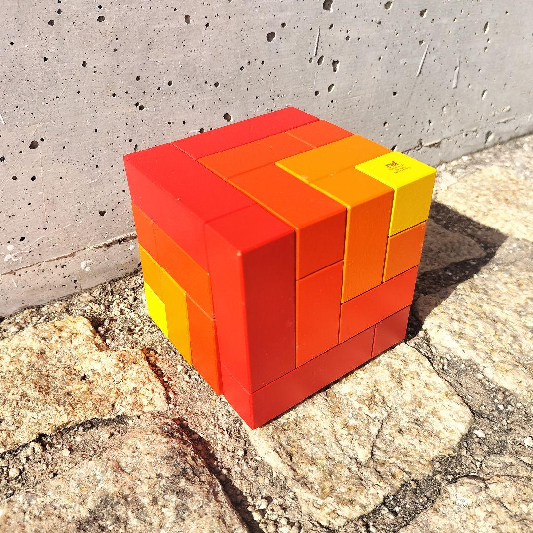 ネフ社　naef キュービックス cubicus 赤 red