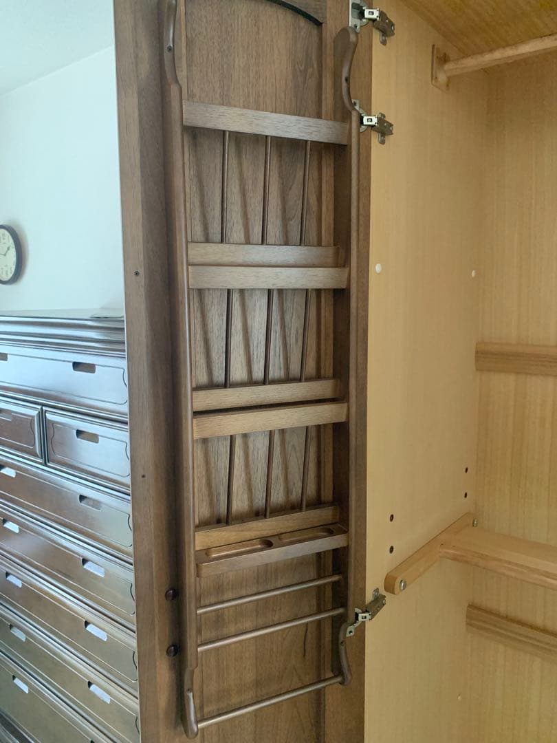 木製　洋服タンス　3枚扉　引出/鏡/ハンガーポール付