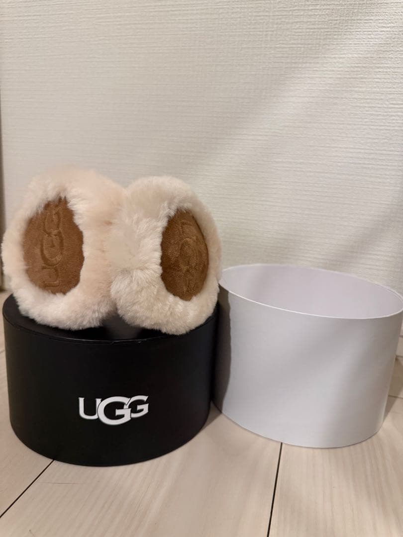 UGG フェイクファー耳あて ベージュ