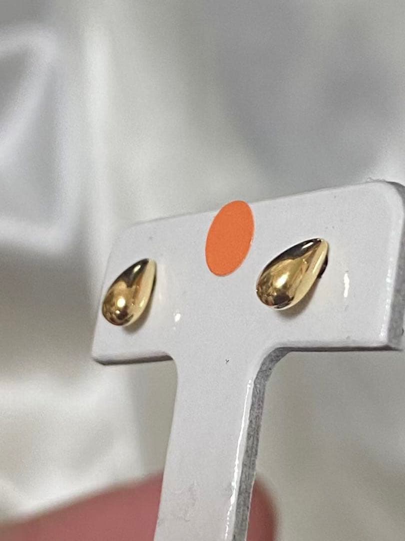 新品！　K18YG 涙型ピアス　タグ付き　日本製