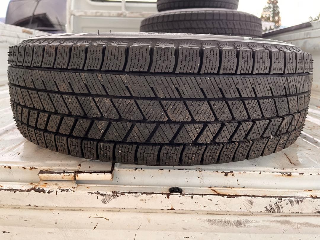 3日間限定価格！175/65R15 25年スタッドレス