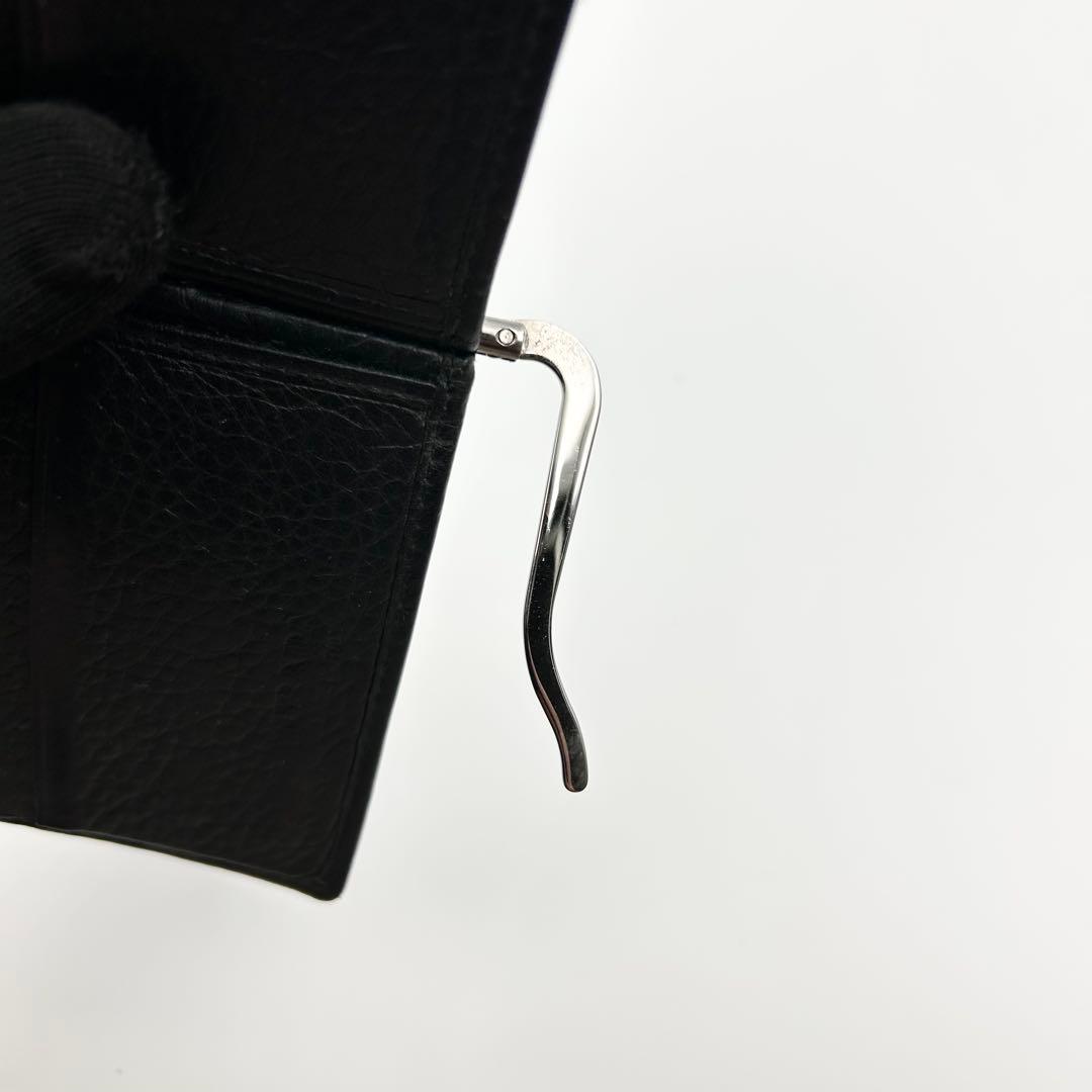 PRADA マネークリップ 折り財布 二つ折り ロゴ シルバー金具 シボ革 黒