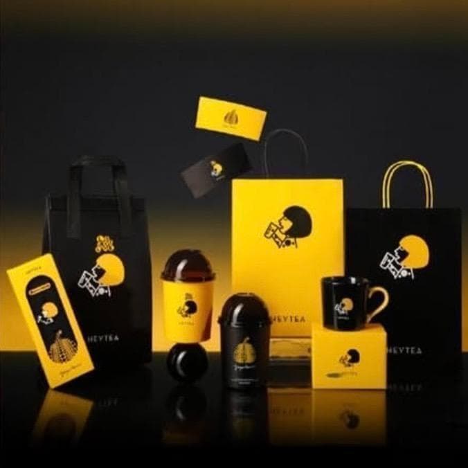 草間彌生　HEYTEA　マグカップ　キーホルダー　スリーブ　プラカップ　セット①