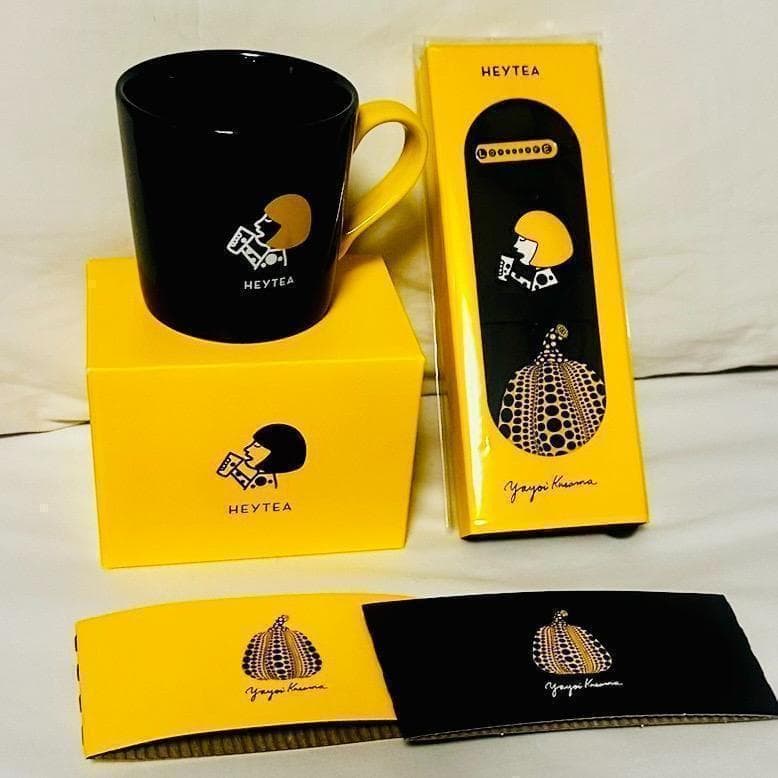 草間彌生　HEYTEA　マグカップ　キーホルダー　スリーブ　プラカップ　セット①
