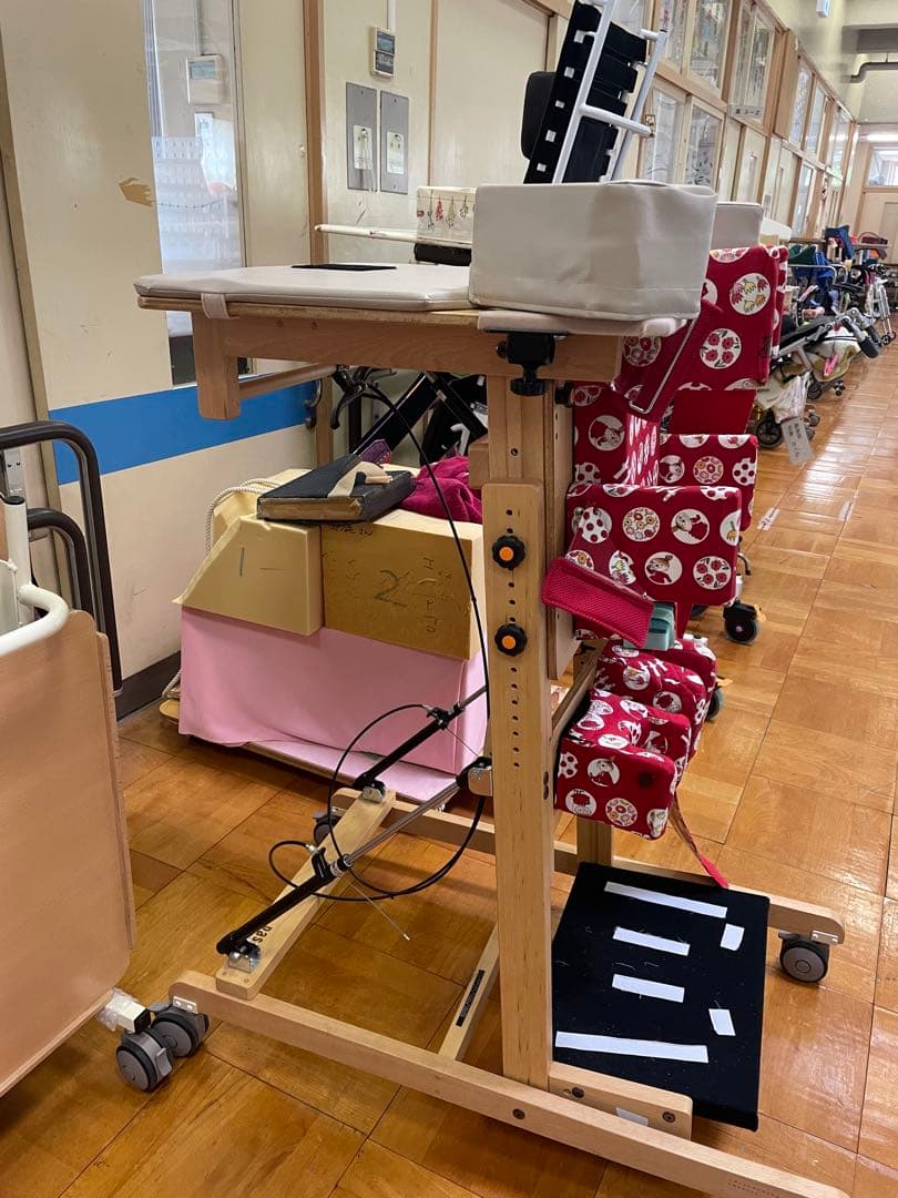 ペンギン　障がい児用プロンボード