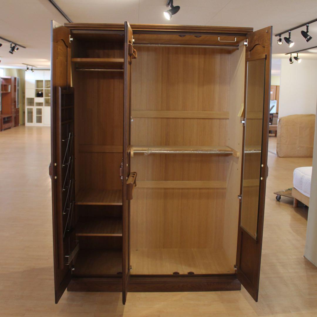 家具店展示品未使用品　、国産高級洋服タンス　ナラ材