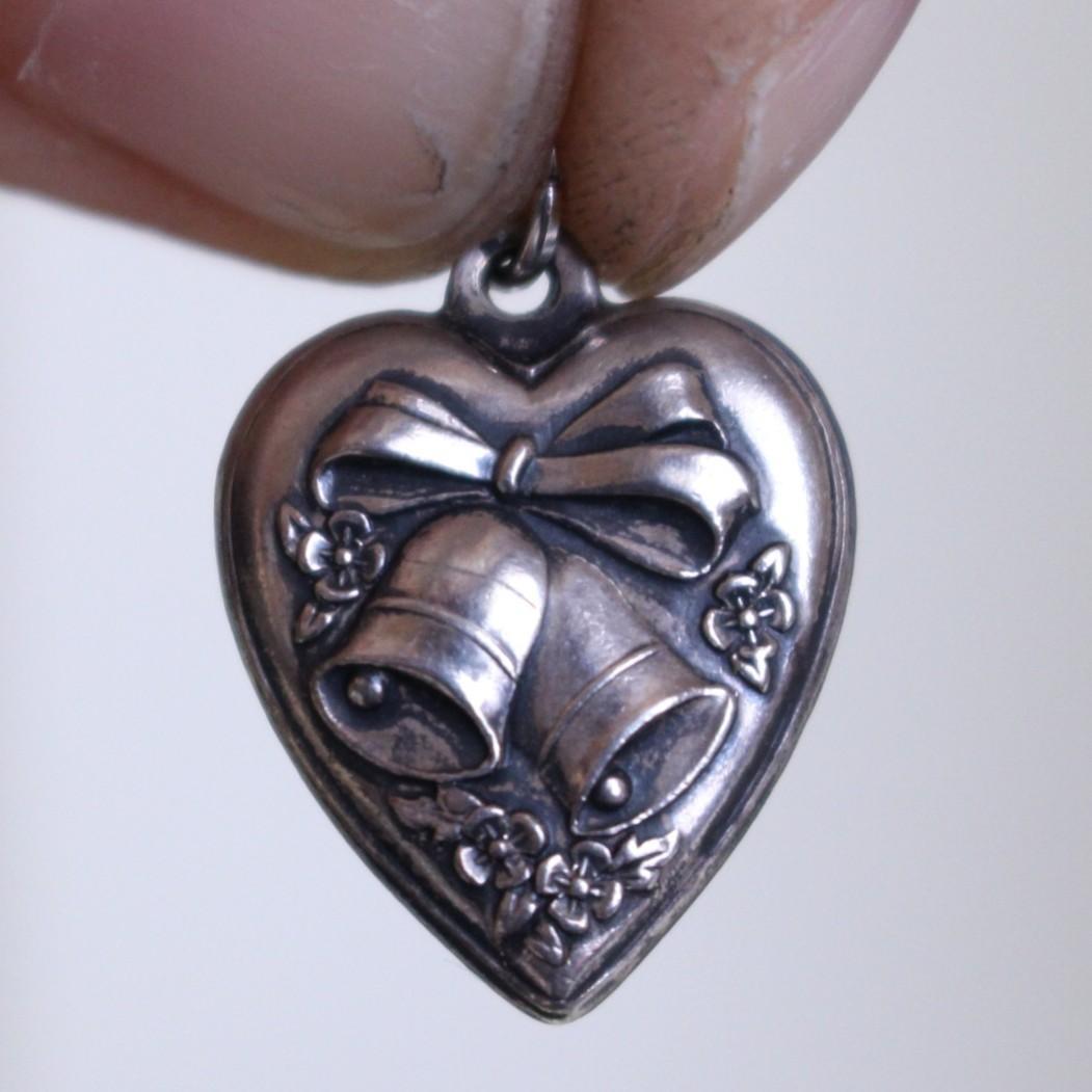 40s　スウィートハートジュエリー　ベル 　鐘 シルバー　勿忘草 リボン 鈴