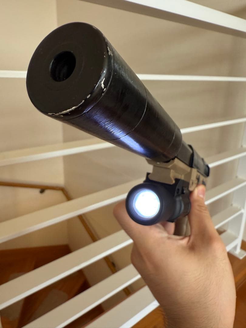 東京マルイ ファイブセブン カスタム品 ガスガン サプレッサー ライト付き