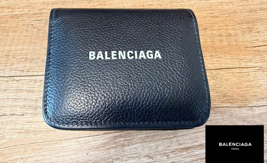 BALENCIAGA 二つ折り財布 黒 レザー