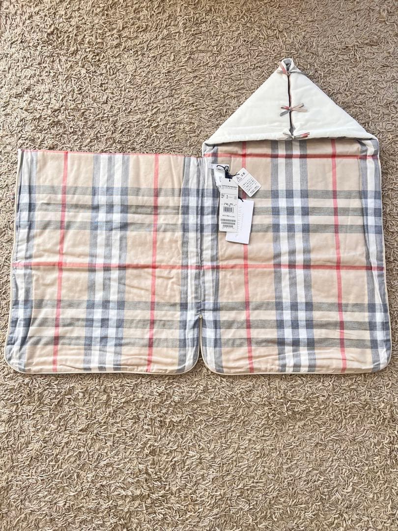 訳あり（シワ）バーバリー 中綿入おくるみ 新品タグ付 Buレギンスセット