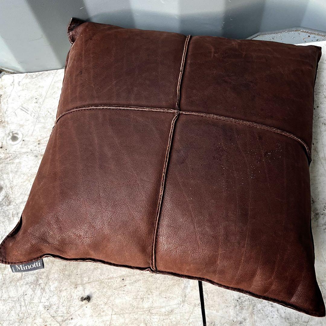 送料無料！ミノッティ イタリア 高級 本革ダークブラウン正方形クッション2個✨