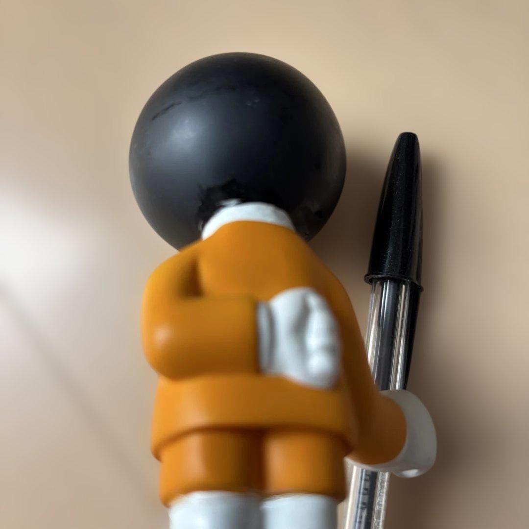 bic ボールペンスタンド　置物