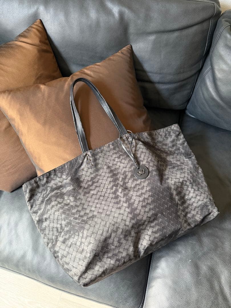 BOTTEGA VENETA ボッテガヴェネタ.イントレッチオリュージョン