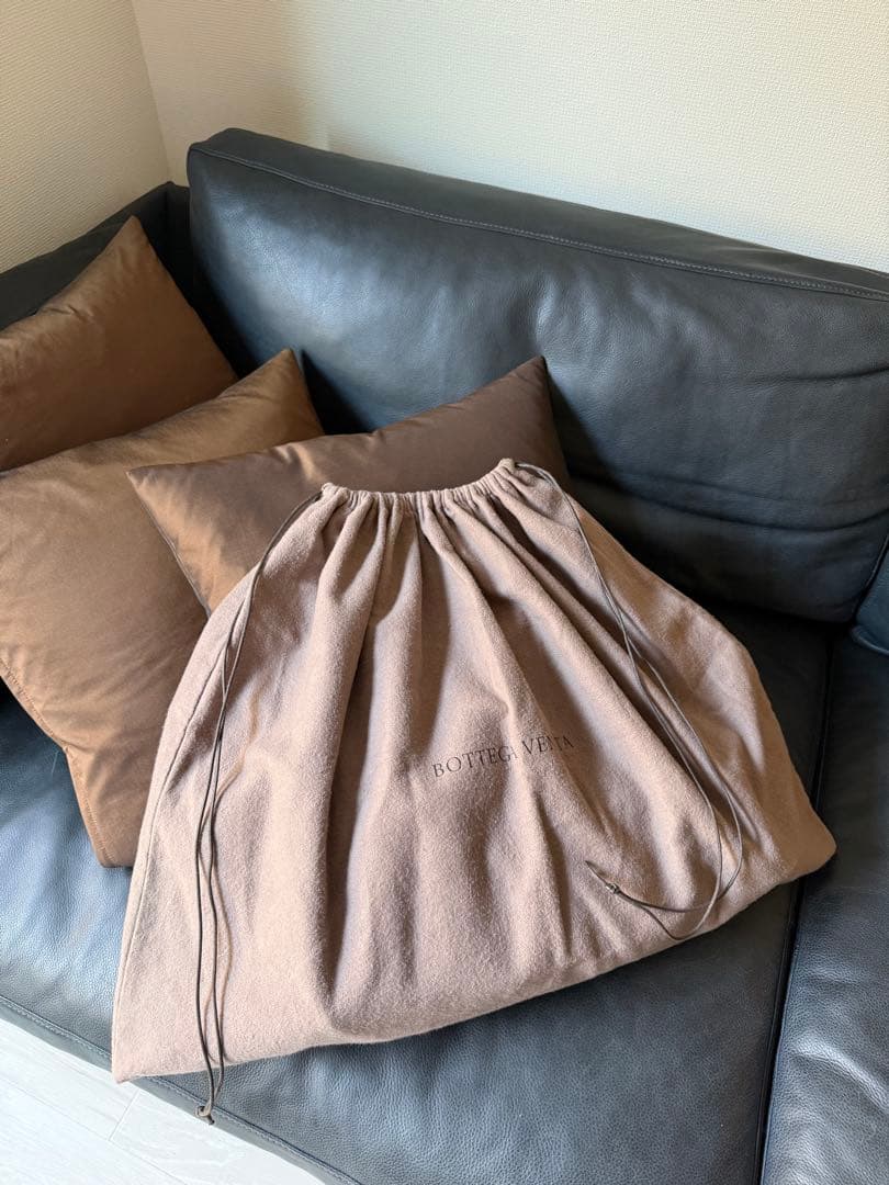 BOTTEGA VENETA ボッテガヴェネタ.イントレッチオリュージョン