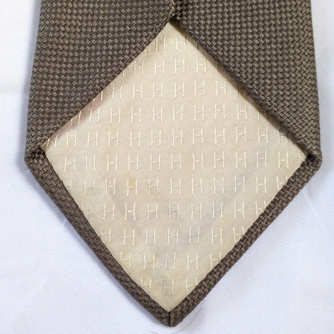 【美品】エルメス ネクタイ グレージュ 無地 ソリッド 織り込み【フランス製】
